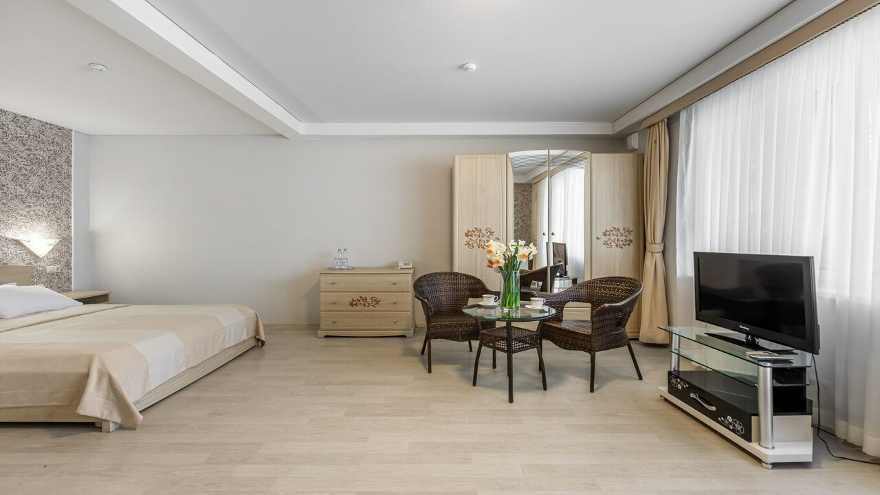 Гостиница Камелот Малореченское