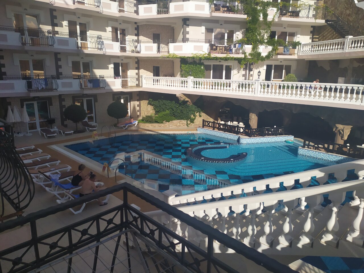 Гостиница Камелот Малореченское-46