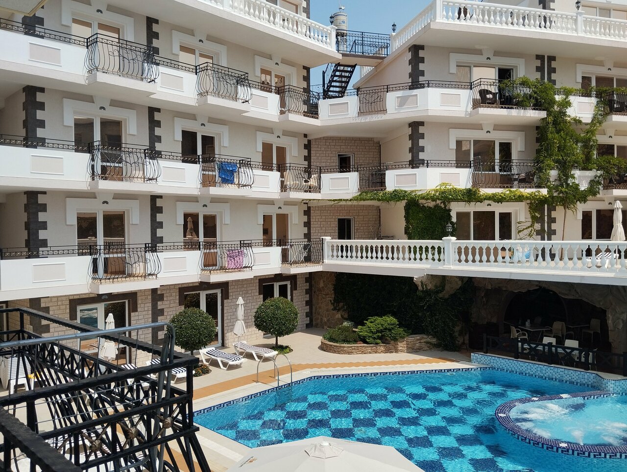 Гостиница Камелот Малореченское-220