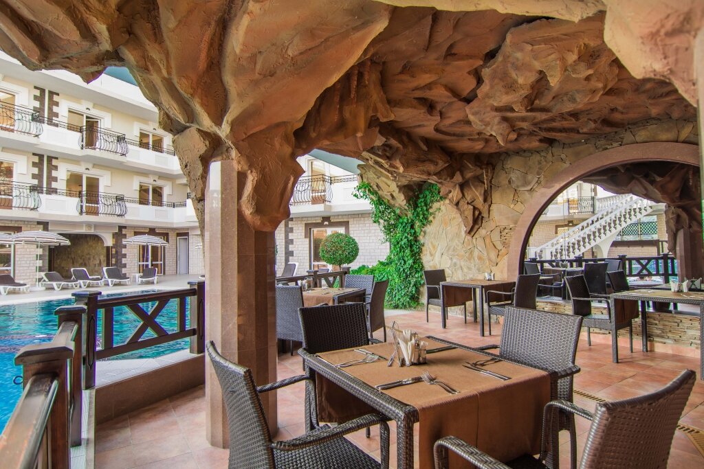 Гостиница Камелот Малореченское-181