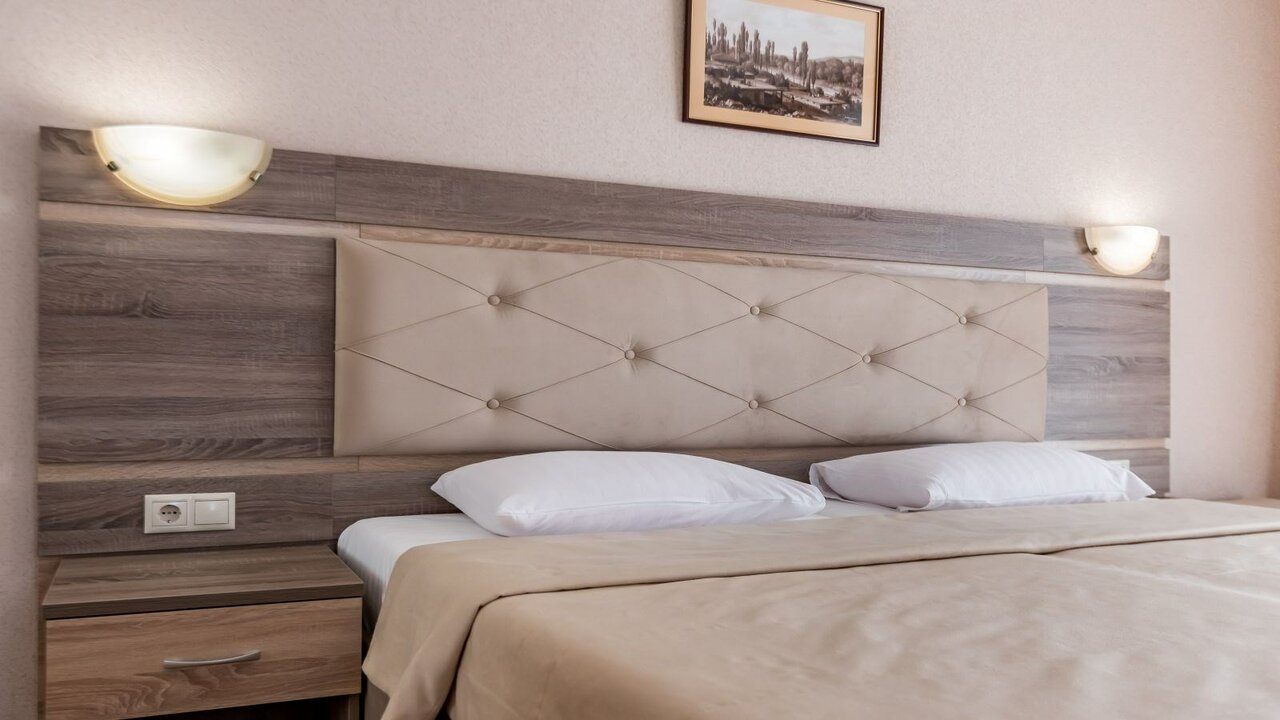 Гостиница Камелот Малореченское