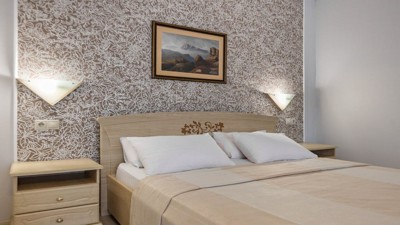 Гостиница Камелот Малореченское