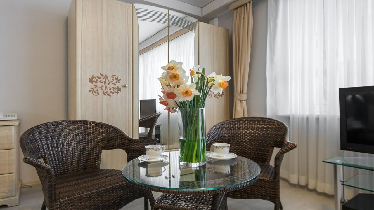 Гостиница Камелот Малореченское