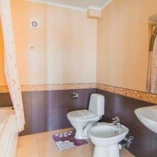 Гостиница Камелот Малореченское Suite-3