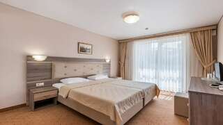 Гостиница Камелот Малореченское Standart-1