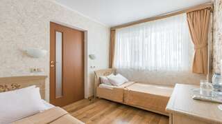 Гостиница Камелот Малореченское Family superior-11