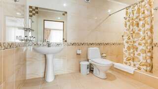 Гостиница Камелот Малореченское Standart-5