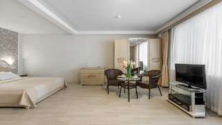 Гостиница Камелот Малореченское Superior-4