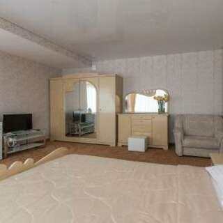 Гостиница Камелот Малореченское Deluxe-2