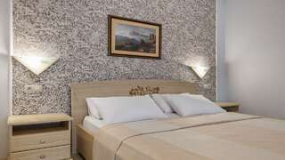 Гостиница Камелот Малореченское Superior-6