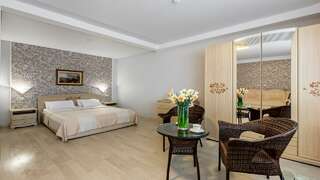 Гостиница Камелот Малореченское Superior-1