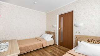 Гостиница Камелот Малореченское Family superior-10