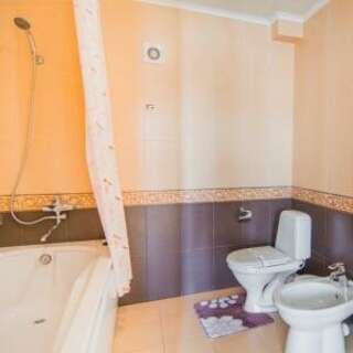 Гостиница Камелот Малореченское Family Suite-4