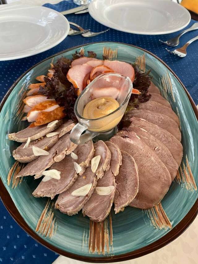 Гостиница Камелот Малореченское-200