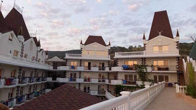 Гостиница Камелот Малореченское-218