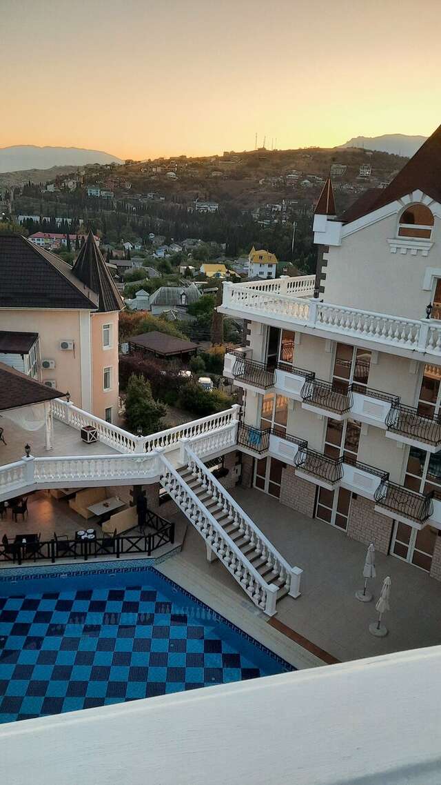 Гостиница Камелот Малореченское-212