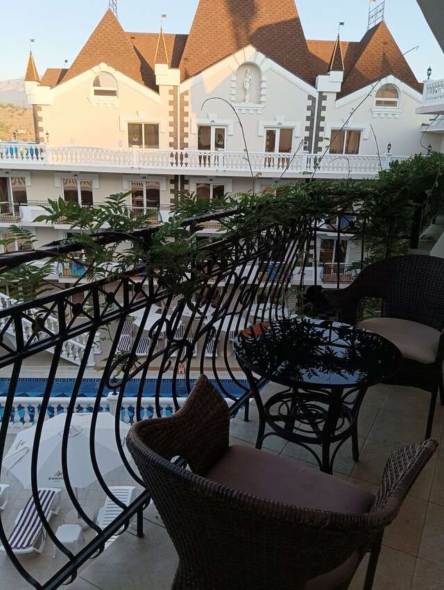 Гостиница Камелот Малореченское-178