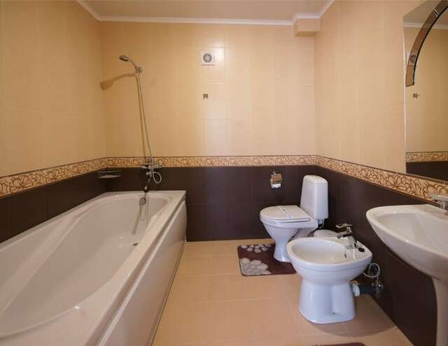 Гостиница Камелот Малореченское-86